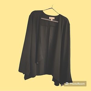 Where are my PLUS SIZE BEAUTIES! Black swing jacket 3x NEVER WORN, BRAND NEW.